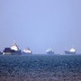 Iran, Usa abbattono droni iraniani a Hormuz. Teheran: "Accordo mai così vicino"