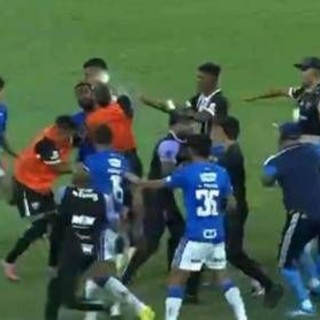 Brasile, rissa da record in campo: 23 espulsioni