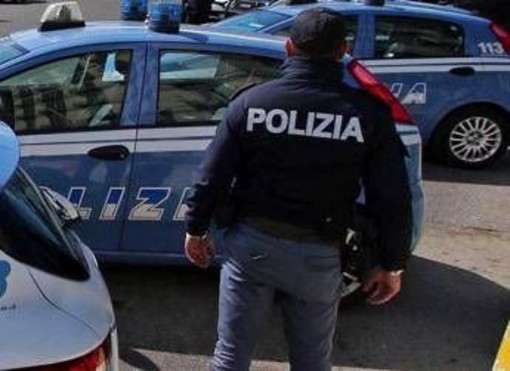 Torino, operazione di polizia in centro sociale Askatasuna Torino, operazione di polizia in centro sociale Askatasuna