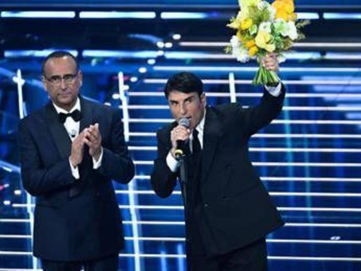 Sanremo 2026, Sal Da Vinci: dalla standing ovation alle lacrime sul palco