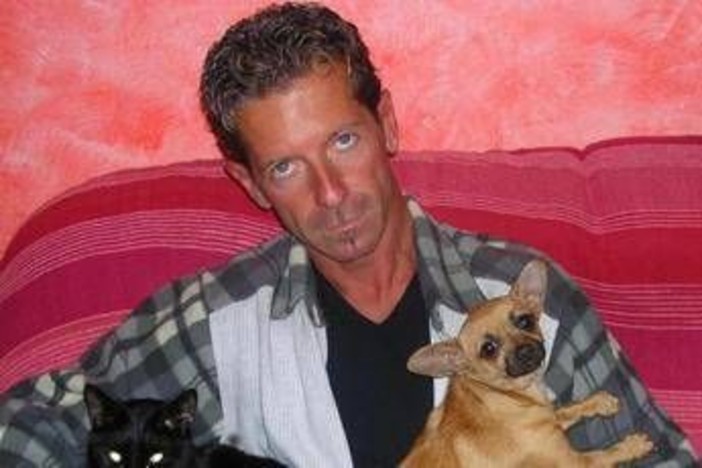 "Peggio di Garlasco", il figlio di Bossetti parla in tv: "Mio padre non ha ucciso Yara" "Peggio di Garlasco", il figlio di Bossetti parla in tv: "Mio padre non ha ucciso Yara"