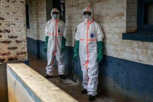 Ebola, negativo il test del paziente rientrato in Sardegna dal Congo Ebola, negativo il test del paziente rientrato in Sardegna dal Congo
