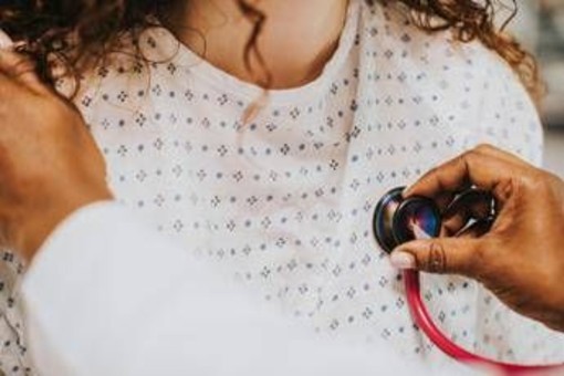 Gonfiori improvvisi e dolore, quando non è allergia ma un gene difettoso Gonfiori improvvisi e dolore, quando non è allergia ma un gene difettoso