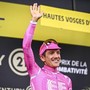 Tour de France, Carapaz vince la 18/a tappa e Pogacar sempre in maglia gialla