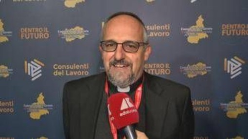 Ai, don Luca Peyron: "Nel futuro l'umano sarà ancora più importante delle macchine"