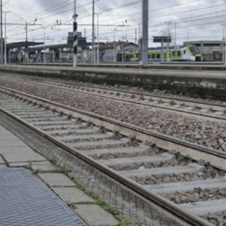 Frana su linea Brennero-Bolzano, circolazione ferroviaria sospesa Frana su linea Brennero-Bolzano, circolazione ferroviaria sospesa