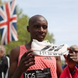 "Due fette di pane, miele e tè": Sawe e la (normale) colazione prima del record del mondo in maratona