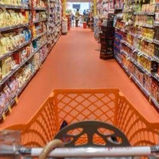 La domenica chiudono i supermercati? Intanto nella Gdo si apre il dibattito