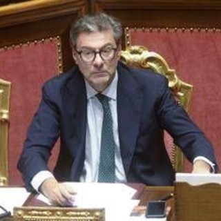 Manovra, oggi il voto finale. Giorgetti: "Pensioni? Vedremo nel 2026"