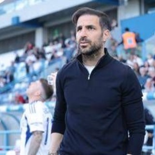 Genoa-Como 0-2, Fabregas aggancia la Roma e sogna la Champions