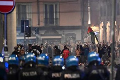 Caso Fakir, le reazioni all'intervista al poliziotto. Fratelli d'Italia: "Lepore deve dimettersi" Caso Fakir, le reazioni all'intervista al poliziotto. Fratelli d'Italia: "Lepore deve dimettersi"