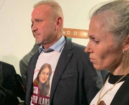 Femminicidio Ilaria Sula, i genitori in aula processo a Samson: "Ci disse ‘non la toccherei mai’" Femminicidio Ilaria Sula, i genitori in aula processo a Samson: "Ci disse ‘non la toccherei mai’"