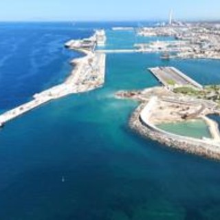 Porti, da oggi attiva apertura a Sud del porto di Civitavecchia Porti, da oggi attiva apertura a Sud del porto di Civitavecchia