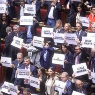 TOMORROW / Legge elettorale, opposizione all'attacco: lunedì i ricorsi alla Corte Costituzionale