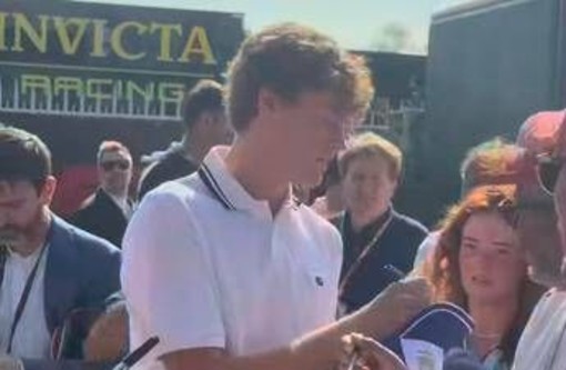Gp Monza, ecco Sinner: per Jannik arrivo da superstar nel paddock Gp Monza, ecco Sinner: per Jannik arrivo da superstar nel paddock