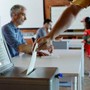 Svizzera al voto per due referendum, verso bocciatura proposta limite popolazione Svizzera al voto per due referendum, verso bocciatura proposta limite popolazione
