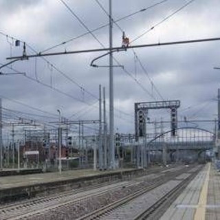 Caos a Ventimiglia, fulmine manda in tilt la sala comando della stazione: stop ai treni, ora la circolazione è in lenta ripresa Caos a Ventimiglia, fulmine manda in tilt la sala comando della stazione: stop ai treni, ora la circolazione è in lenta ripresa
