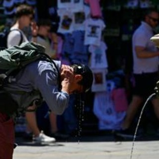 Caldo record, allerta in Italia: bollino rosso a Firenze e Perugia
