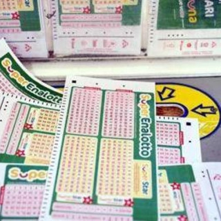 Superenalotto, numeri combinazione vincente oggi 3 aprile