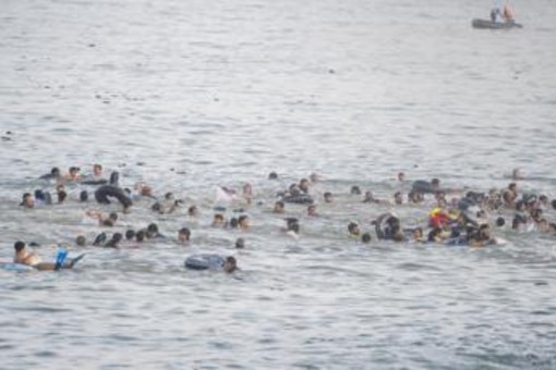 Migranti a Ceuta, Ue: "Solidali con la Spagna e cordoglio per le vittime"