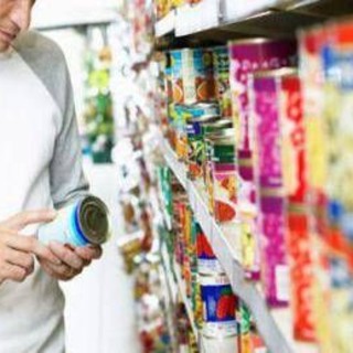 Spreco alimentare, non basta guardare la data: i 5 controlli prima di buttare il cibo Spreco alimentare, non basta guardare la data: i 5 controlli prima di buttare il cibo