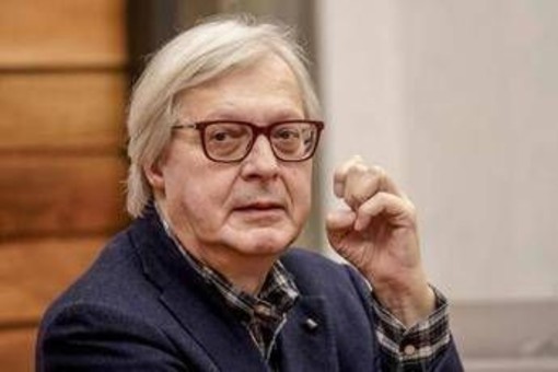 Sgarbi sottoposto a tracheostomia. Il bollettino medico: condizioni stabili, migliora quadro polmonare