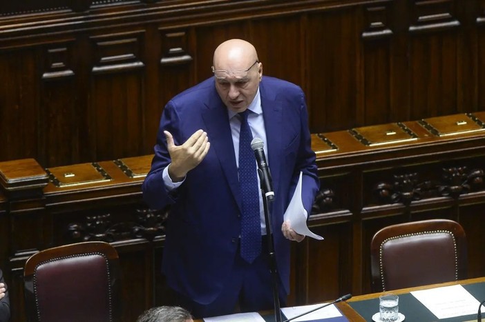 Iran, Crosetto “Dialogo continuo per evitare ogni spiralizzazione del conflitto”