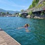 Si tuffa nel lago di Como e non riemerge, morto 15enne