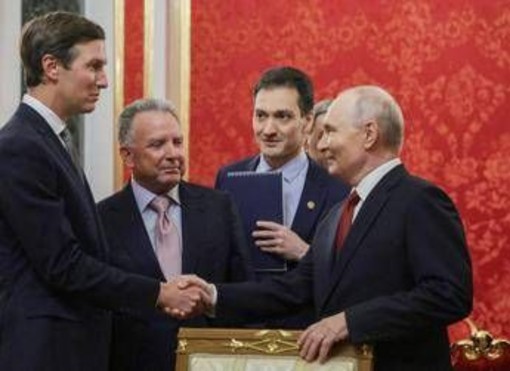 Putin incontra Witkoff e Kushner: "Russia centrerà obiettivi in Ucraina". Oggi gli inviati di Trump a Kiev