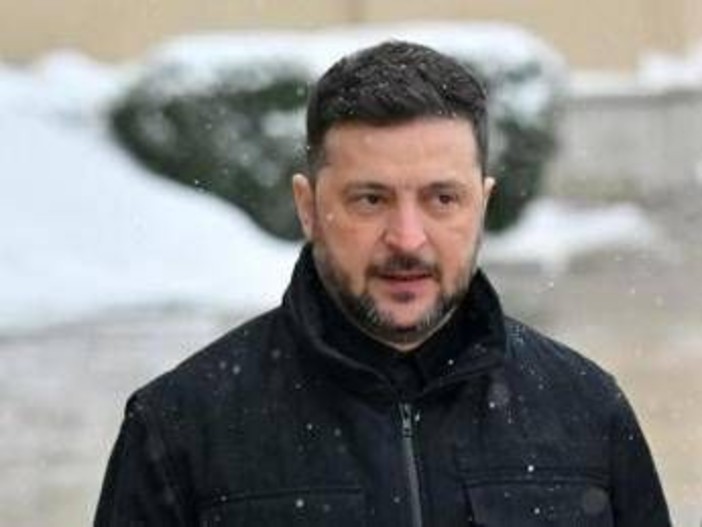 Ucraina, Trump vuole fine guerra entro giugno. Russia usa arma del freddo, Zelensky: "Terroristi"