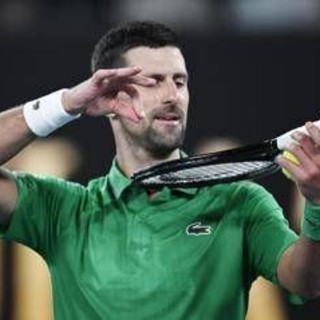 Australian Open, Djokovic già ai quarti: Mensik si ritira