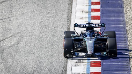Russell pole in Austria davanti alle Ferrari di Leclerc e Hamilton
