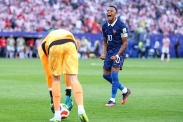 Francia-Paraguay 1-0, la sintesi di Mbappé: "Abbiamo messo le mani nella m..."