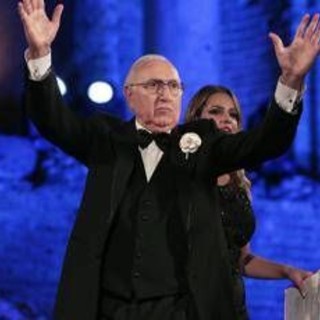 Sanremo, un omaggio a Pippo Baudo aprirà il Festival 2026 Sanremo, un omaggio a Pippo Baudo aprirà il Festival 2026