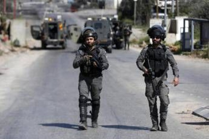 Tre attivisti italiani feriti da coloni in Cisgiordania. Netanyahu chiede la grazia a Herzog Tre attivisti italiani feriti da coloni in Cisgiordania. Netanyahu chiede la grazia a Herzog