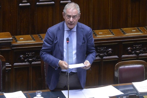 Automotive, Urso convoca tavolo nazionale al Mimit il 30 gennaio