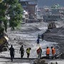 Alluvione in Nepal, 750 morti e oltre tremila dispersi nel fango: avanti i soccorsi Alluvione in Nepal, 750 morti e oltre tremila dispersi nel fango: avanti i soccorsi