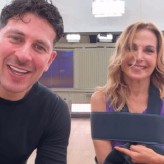 Ballando, Barbara D'Urso col tutore al braccio: &quot;Io non mi arrendo&quot;