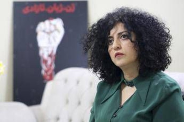 "Narges Mohammad tra la vita e la morte": la denuncia del legale