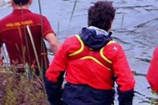 Macabra scoperta in centro a Pisa, trovato cadavere nell'Arno