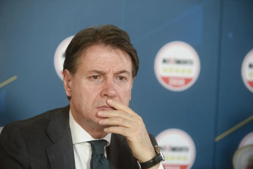 Conte “Costo del carburante fuori controllo, tardivo l’intervento del Governo” Conte “Costo del carburante fuori controllo, tardivo l’intervento del Governo”