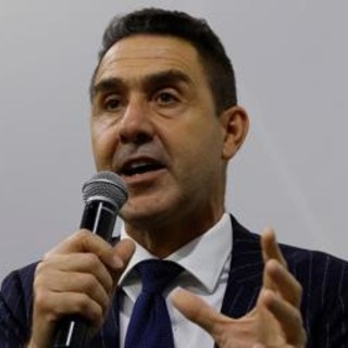 Sondaggio politico, Vannacci supera Forza Italia e Fratelli d'Italia cala Sondaggio politico, Vannacci supera Forza Italia e Fratelli d'Italia cala