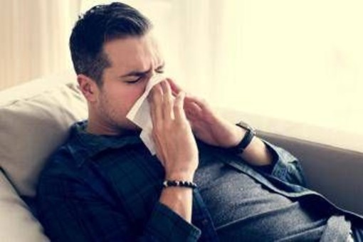 Influenza, ecco cosa fare: no ad antibiotici fai da te e corse al pronto soccorso Influenza, ecco cosa fare: no ad antibiotici fai da te e corse al pronto soccorso