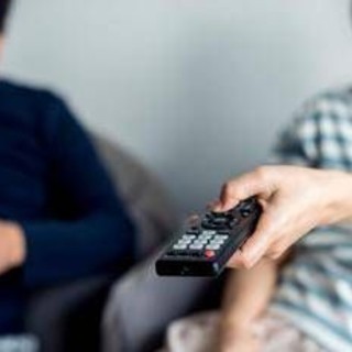 Ascolti tv, la fiction Rai 'Le libere donne' vince la prima serata con il 18,6%