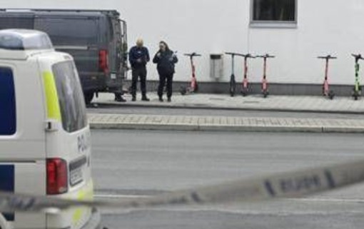 Polonia, nuovo attacco con coltello a scuola: 15enne uccide una donna Polonia, nuovo attacco con coltello a scuola: 15enne uccide una donna