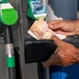 Carburanti, torna l’accisa piena: il diesel aumenta di 6 centesimi