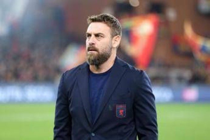 Roma, il ritorno di De Rossi: cori e abbracci all'Olimpico Roma, il ritorno di De Rossi: cori e abbracci all'Olimpico