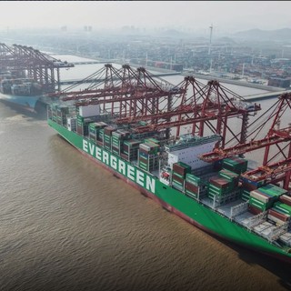 In Cina otto dei primi dieci porti al mondo per volume di merci movimentate