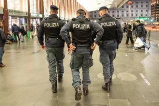 Tolleranza zero sui coltelli ed espulsioni più facili, il pacchetto sicurezza allo studio del governo Tolleranza zero sui coltelli ed espulsioni più facili, il pacchetto sicurezza allo studio del governo