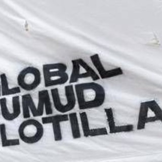Flotilla, il racconto di un attivista italiano: "Costretti in ginocchio con armi puntate, persone prese a calci"